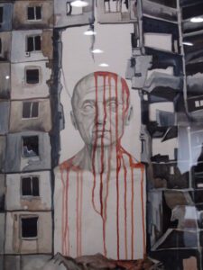 9 червня в «Галерея ХХІ» художник Олександр Нікітюк презентував  авторський експозиційний проект — «War & Peace». На відкритті експозиції проекту митець занурив публіку у відчуття. Червона фарба на білому тлі, в зображенні будинків і людей, в розірваному малюнку і сам митець, чи то філософ обличчям якого ллється червона фарба.